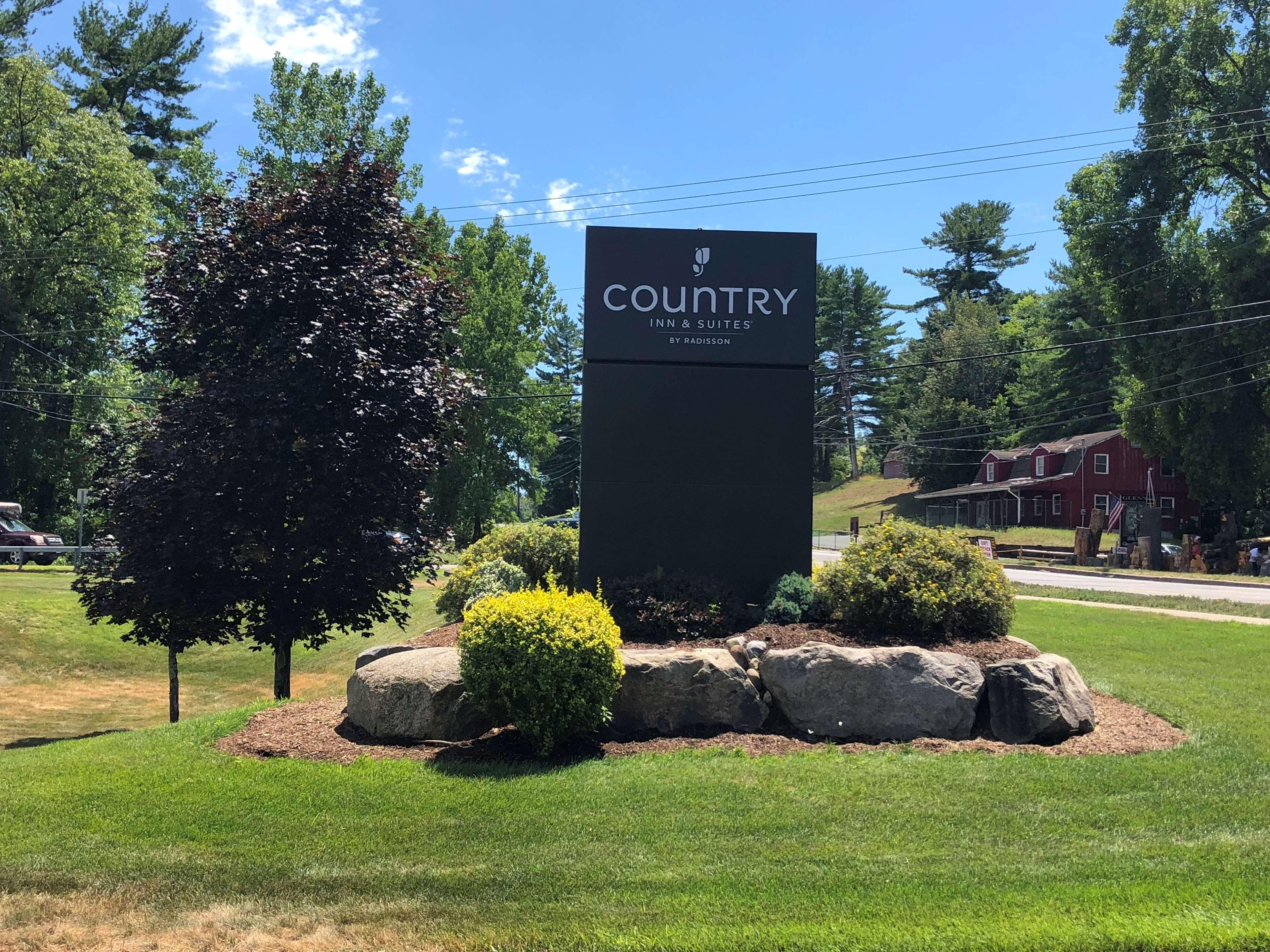 Country Inn & Suites By Radisson, Lake George Queensbury , Ny Exterior foto