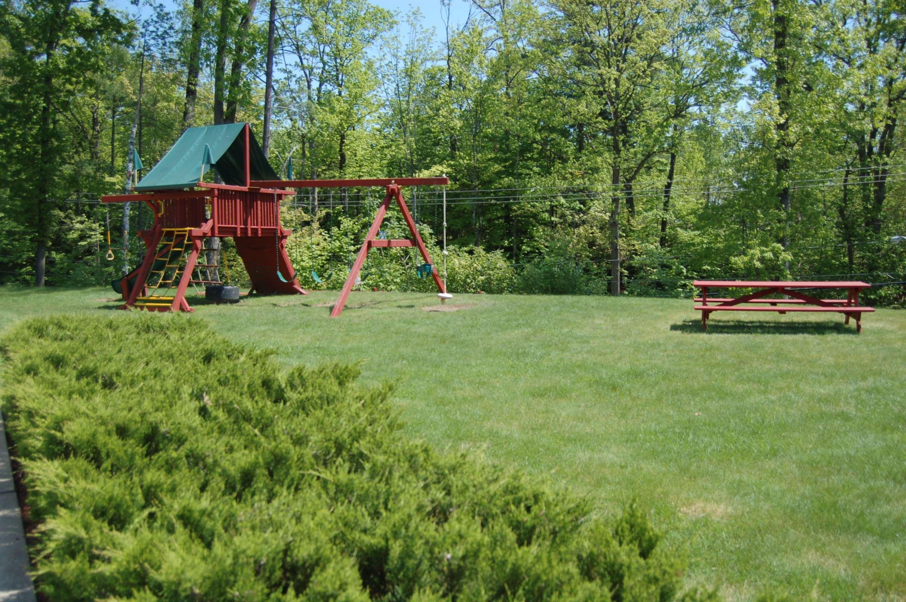 Country Inn & Suites By Radisson, Lake George Queensbury , Ny Exterior foto