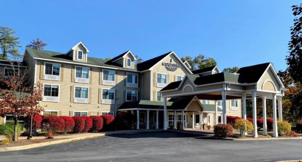 Country Inn & Suites By Radisson, Lake George Queensbury , Ny Exterior foto